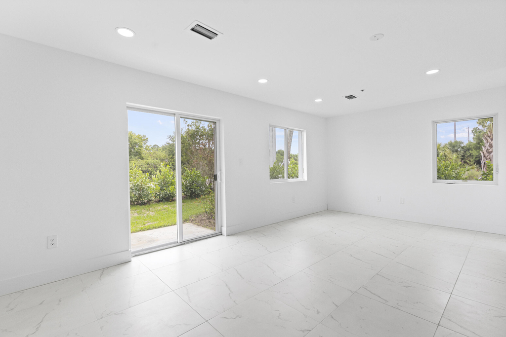 4498 Sw Port St Lucie Boulevard - Photo 5