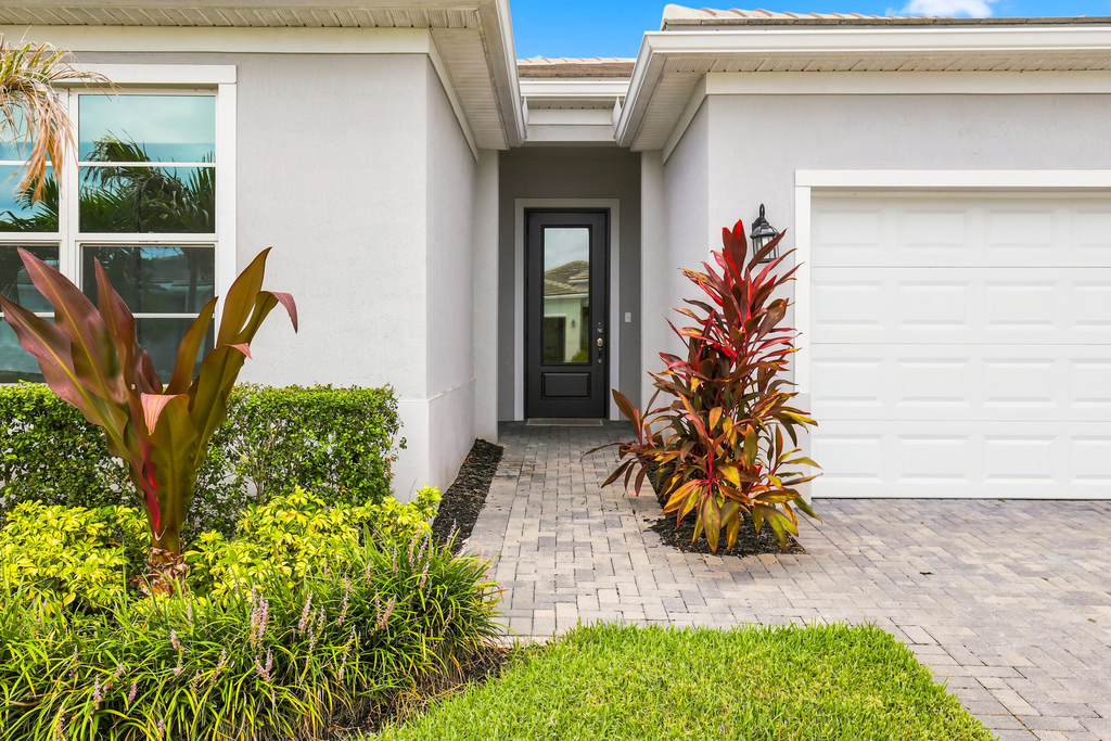 11724 Sw Aquila Way - Photo 3