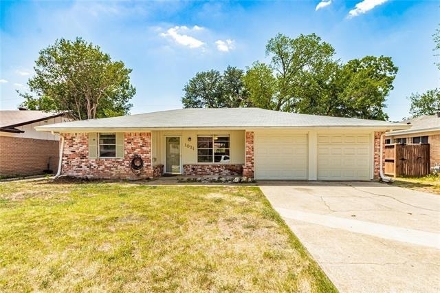 1021 Patricia Street - Photo 0