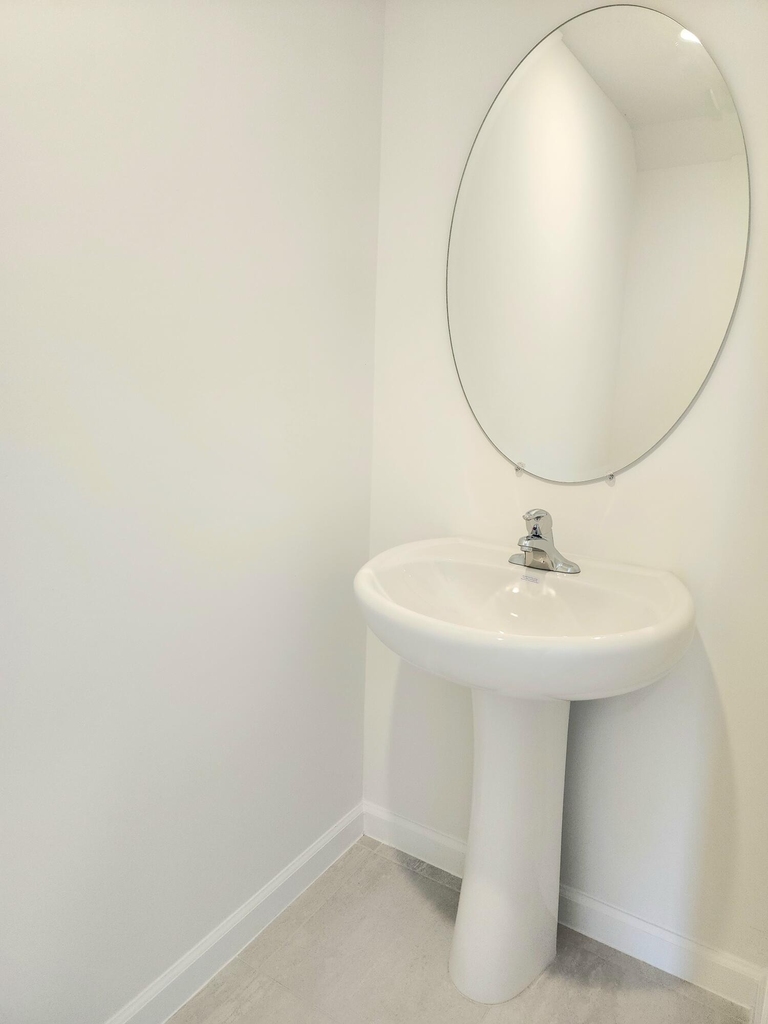 629 Salisbury Circle - Photo 8