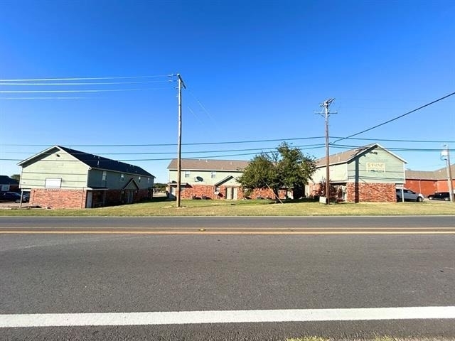 809 W Walnut Street - Photo 0