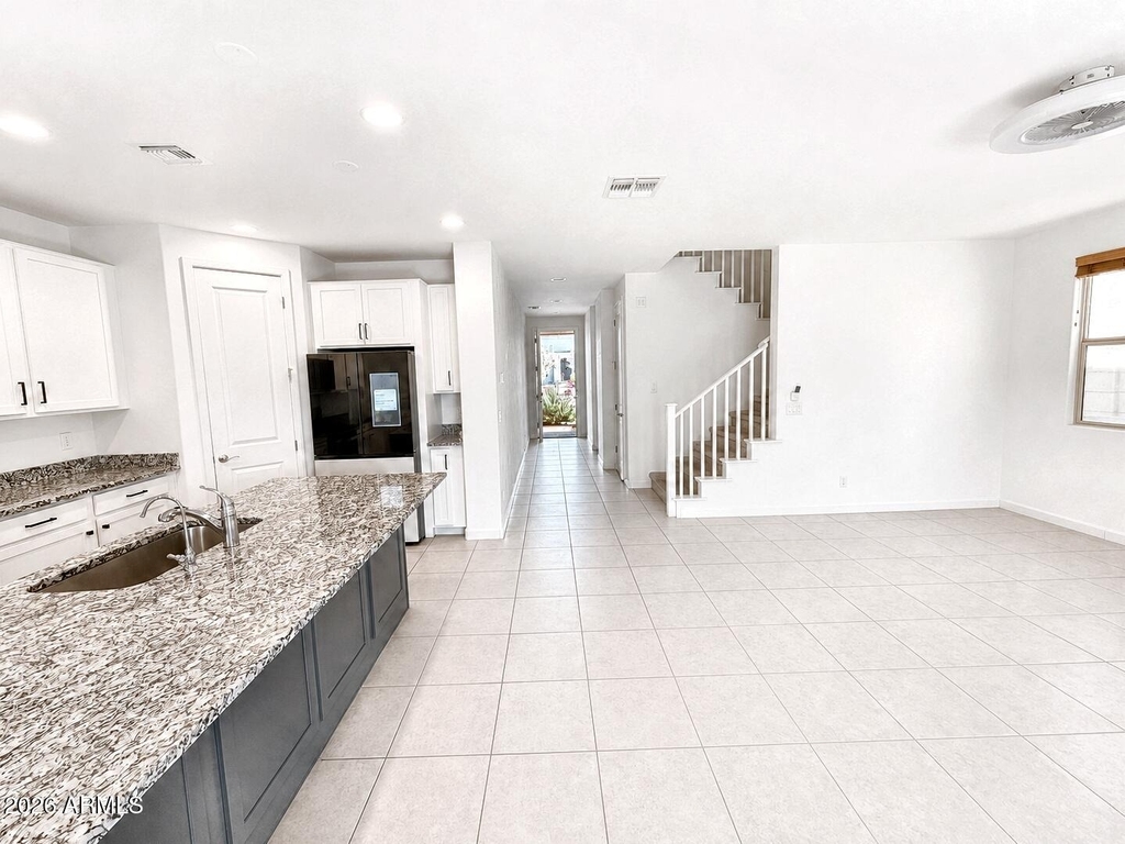 11245 E Unity Avenue - Photo 3