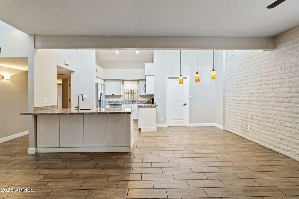 7840 N 7th Street - Photo 8