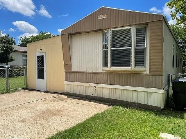 5785 Sheli Lane - Photo 0