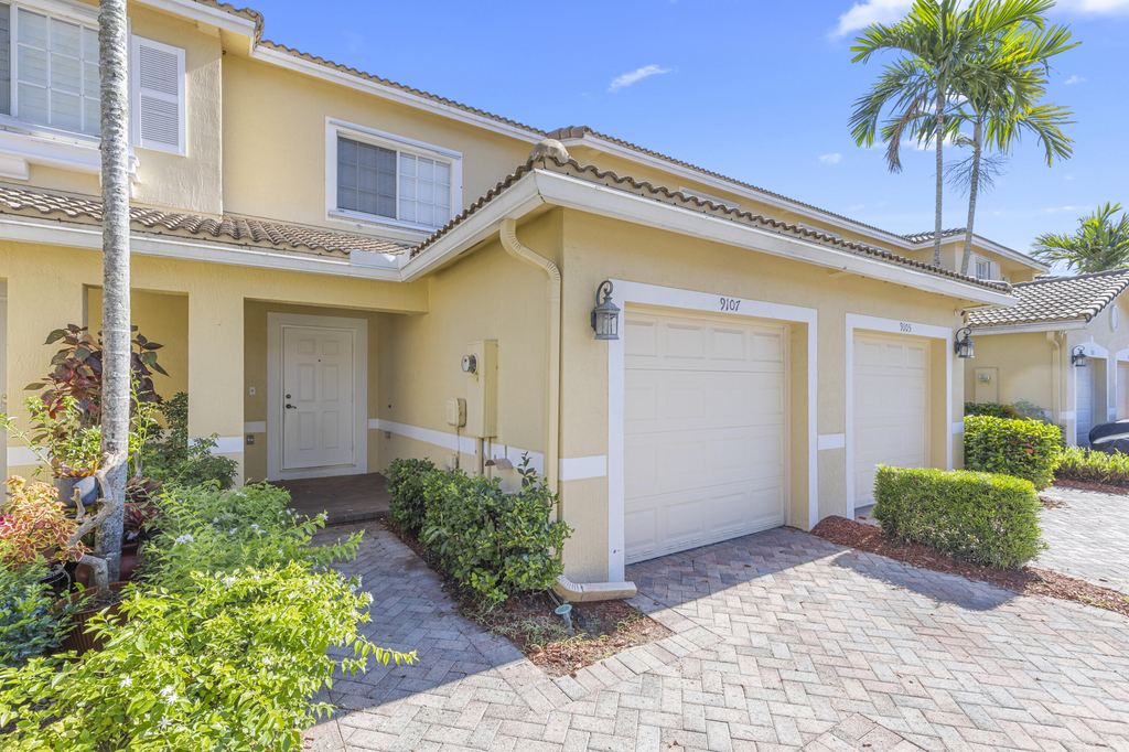 9107 Chambers Street - Photo 0