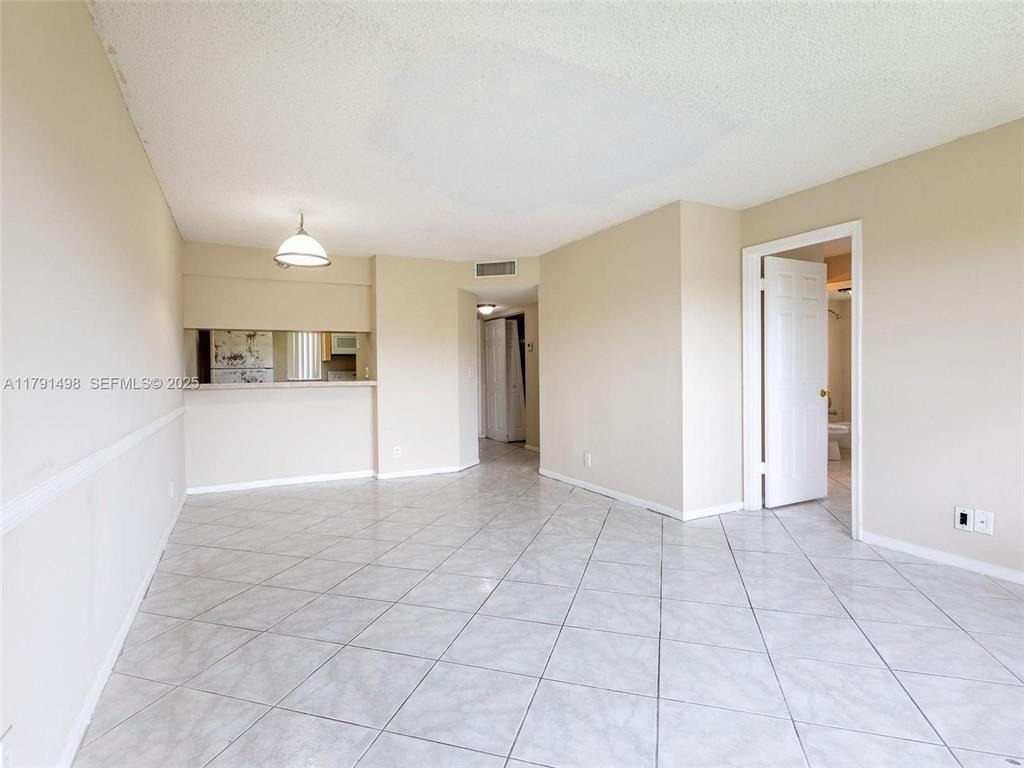 10106 Twin Lakes Drive - Photo 4
