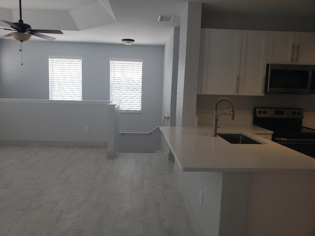 1005 Belmont Place - Photo 10