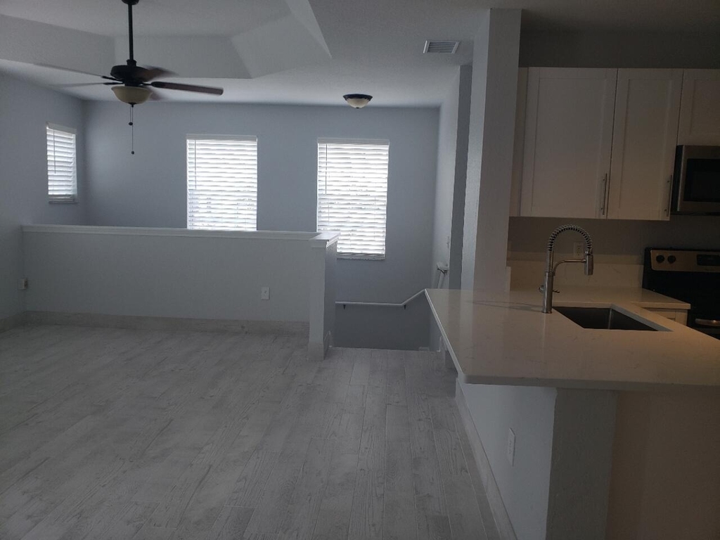 1005 Belmont Place - Photo 12