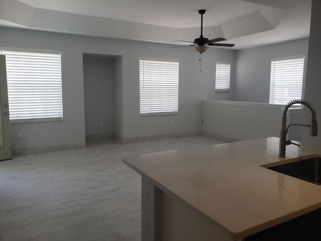 1005 Belmont Place - Photo 3