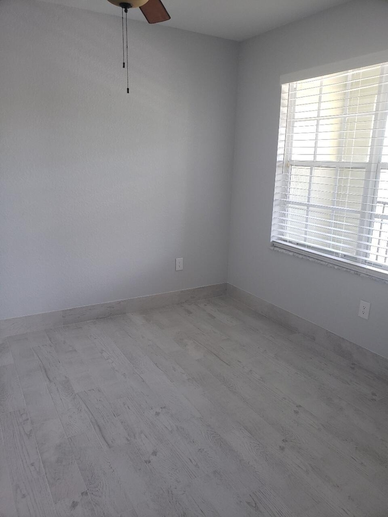 1005 Belmont Place - Photo 14