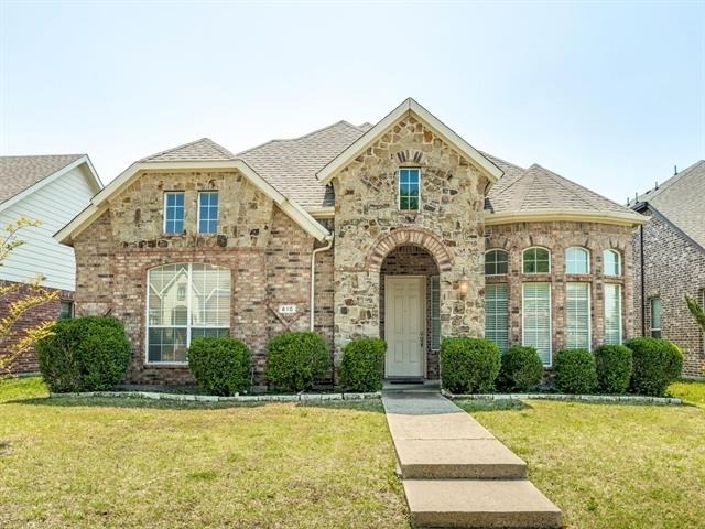 610 Crockett Drive - Photo 0