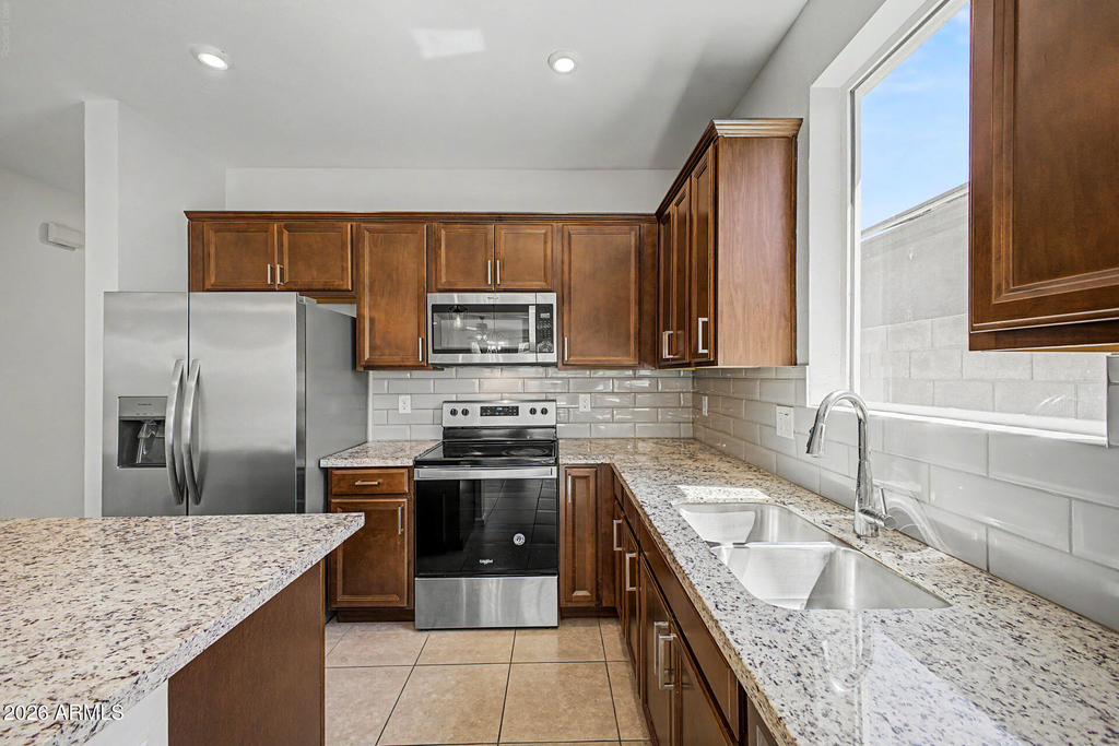 17865 W Daley Lane - Photo 11