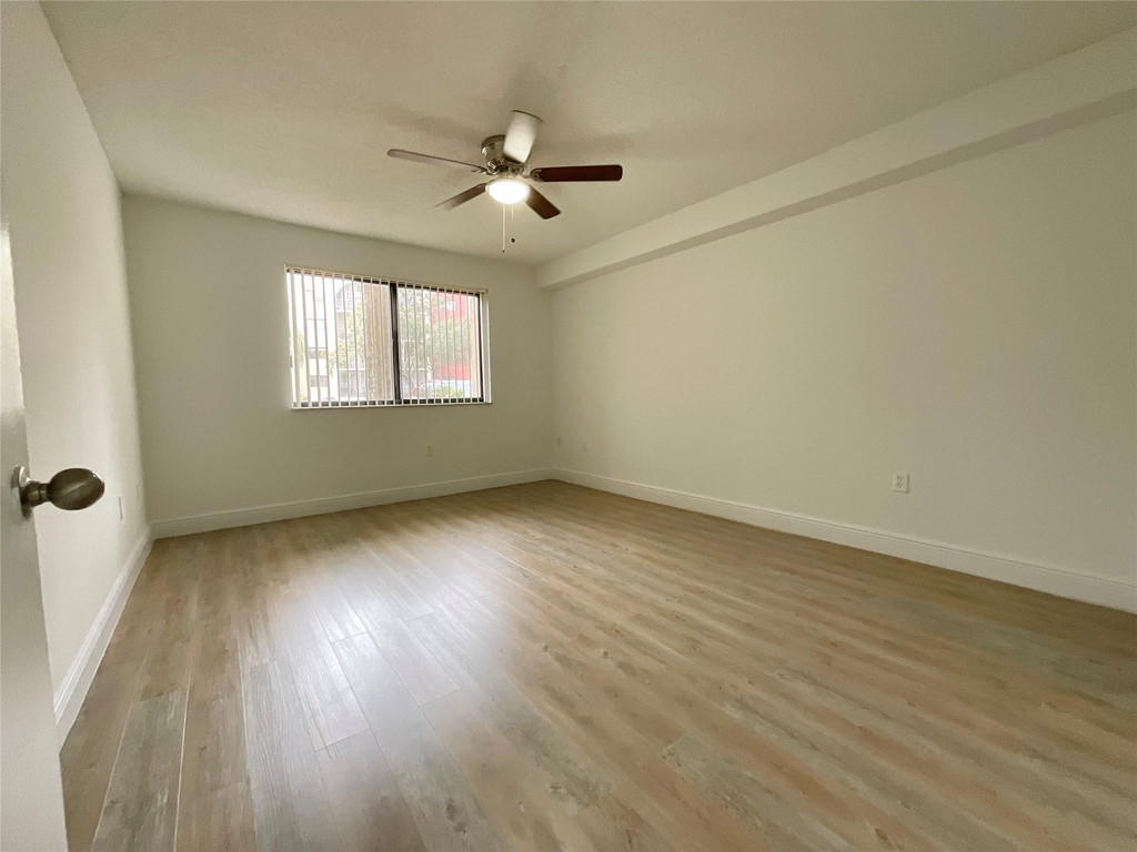 9517 Fontainebleau Boulevard - Photo 3