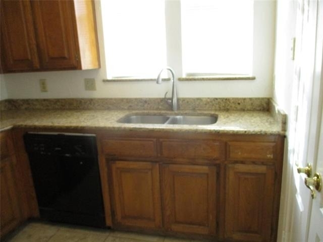 4611 Oak Club Drive - Photo 0