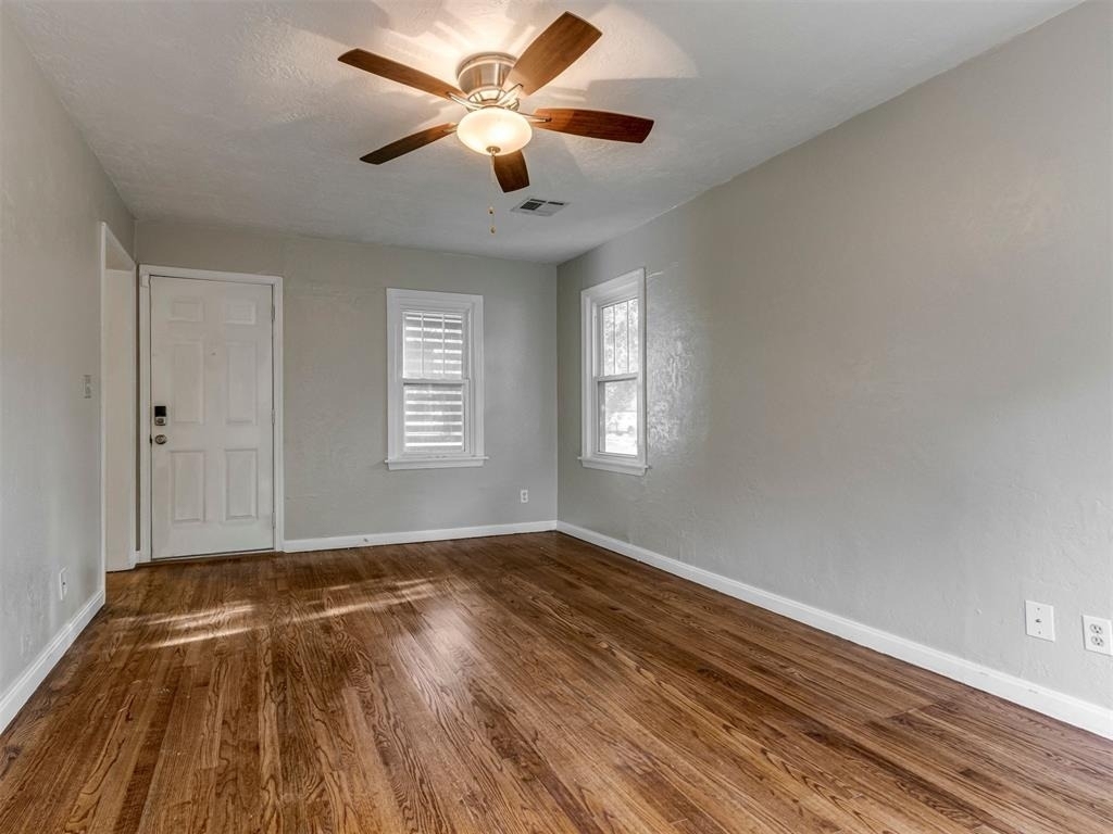 604 Iowa Street - Photo 6