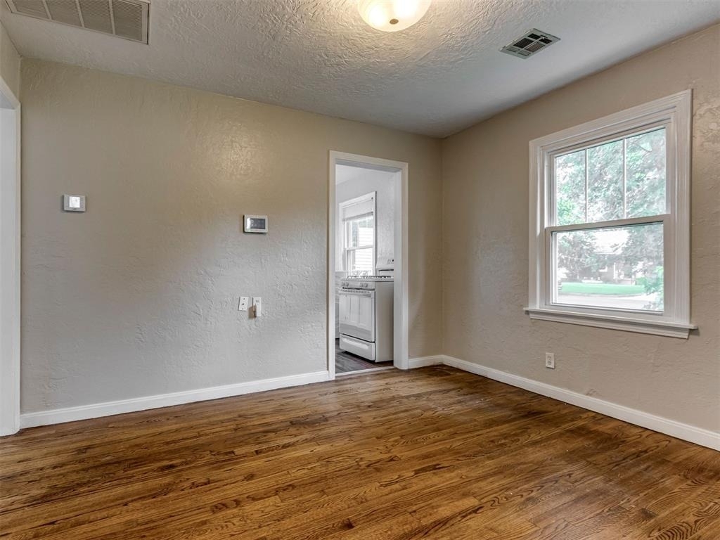604 Iowa Street - Photo 11