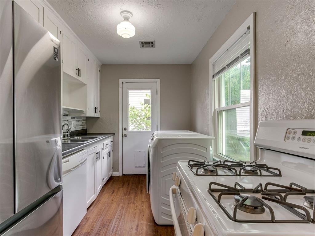 604 Iowa Street - Photo 14