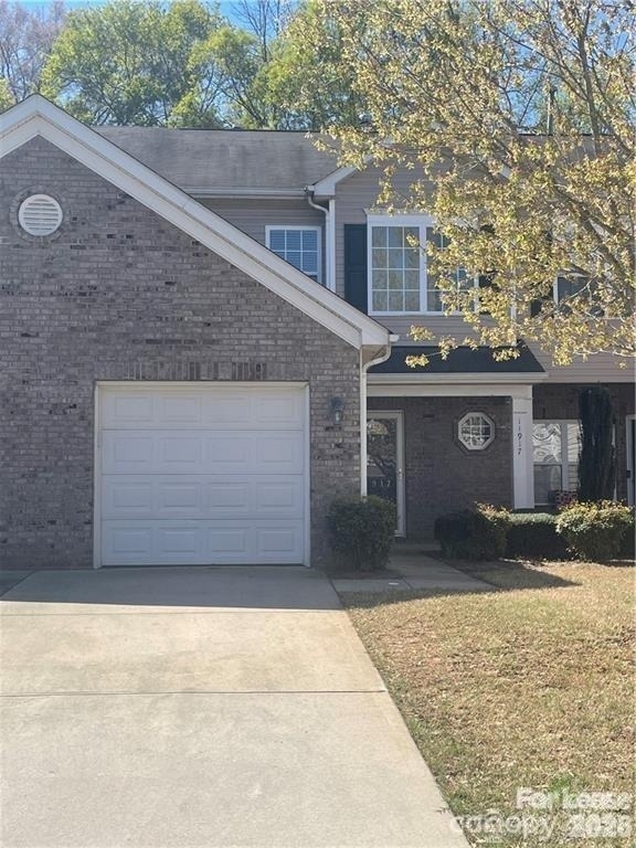 11917 Stratfield Place Circle - Photo 0