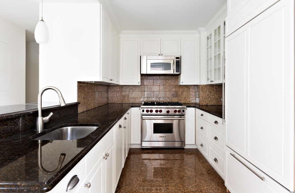 East 80th Street - Photo 7