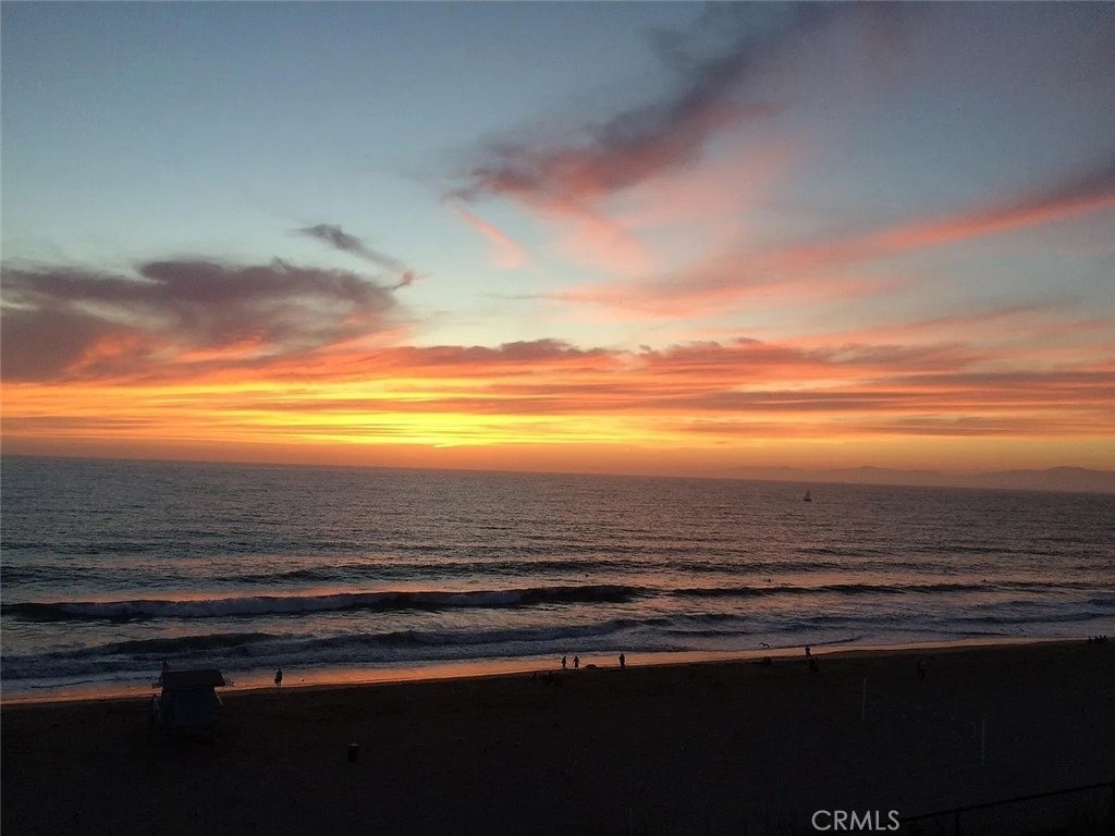 702 Pacific Coast Highway - Photo 1