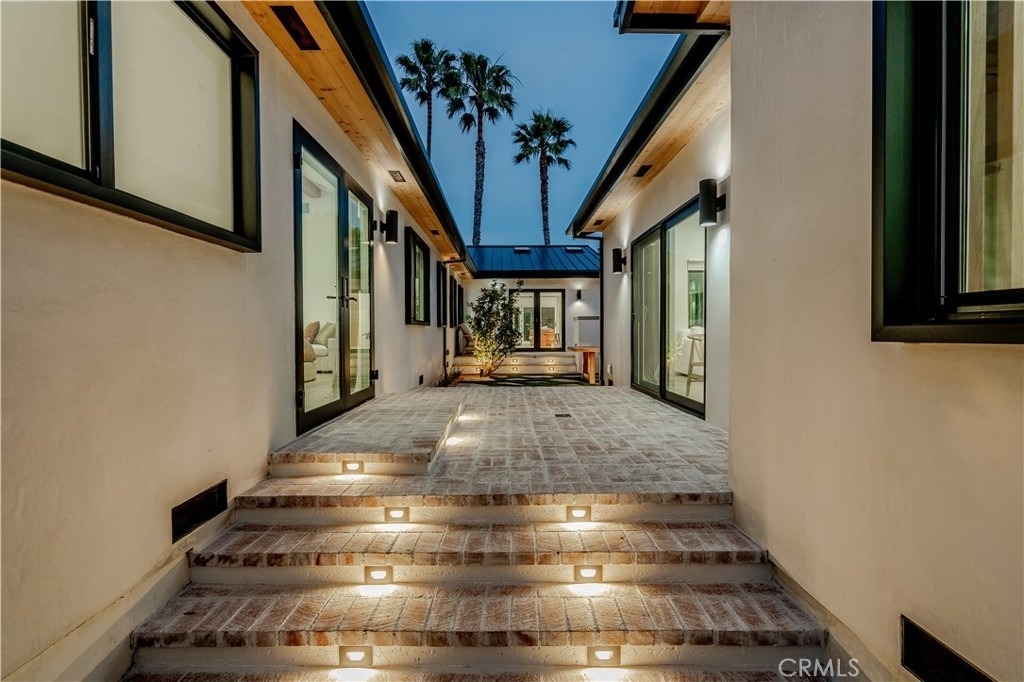 8417 Holy Cross Place - Photo 30