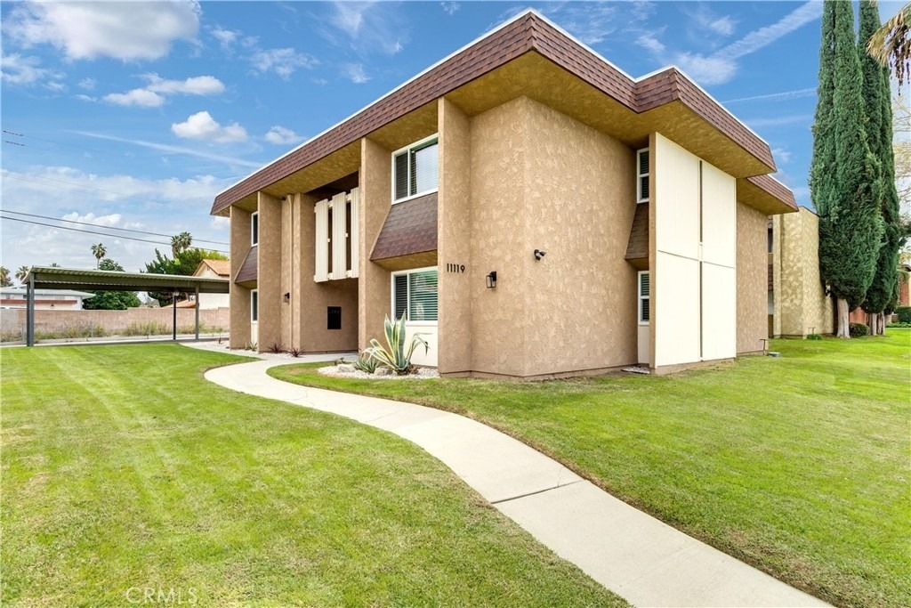 11119 Poplar Street - Photo 0