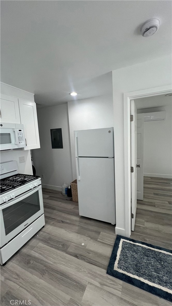 3414 Bayberry Drive - Photo 7