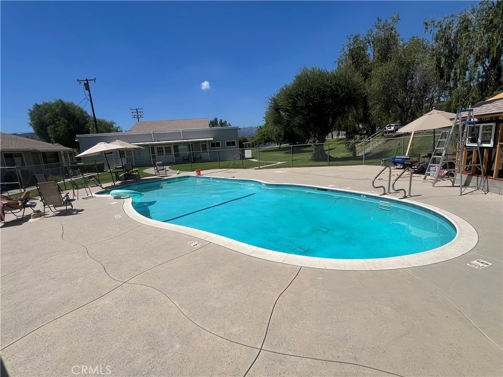 150 E Lakeshore - Photo 0
