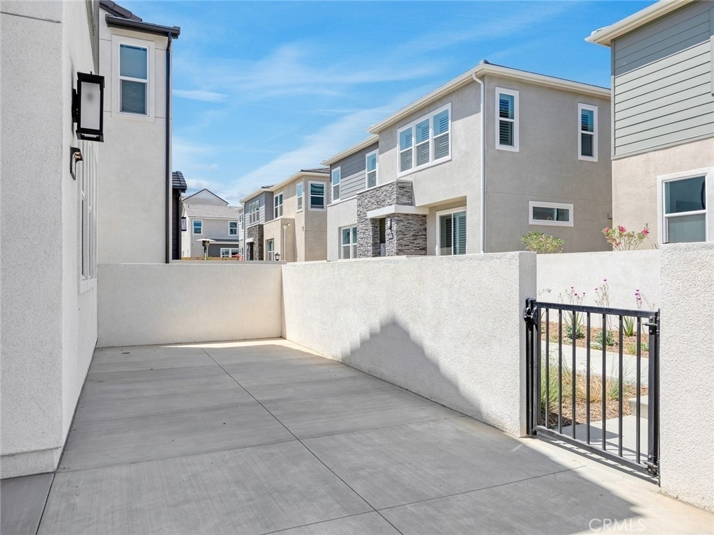 27399 Fox Den Place - Photo 1