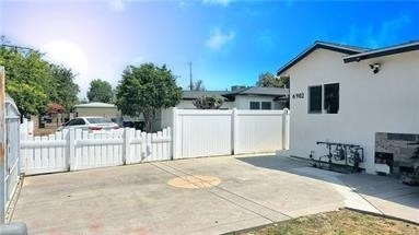 6902 Oso Avenue - Photo 3