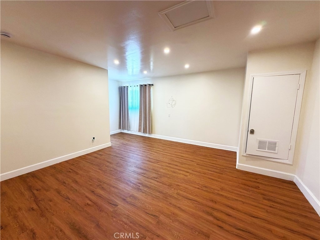 1530 W Kildare - Photo 3