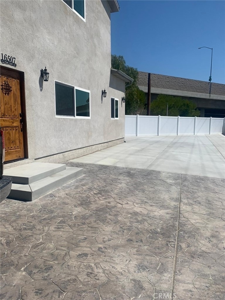 16507 San Fernando Mission Boulevard - Photo 1