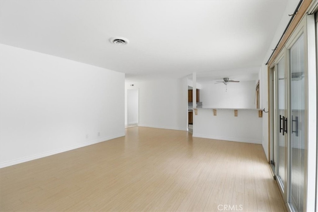 577 Houston - Photo 6