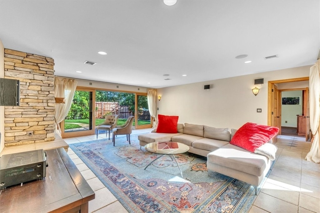 9824 Baden Avenue - Photo 18