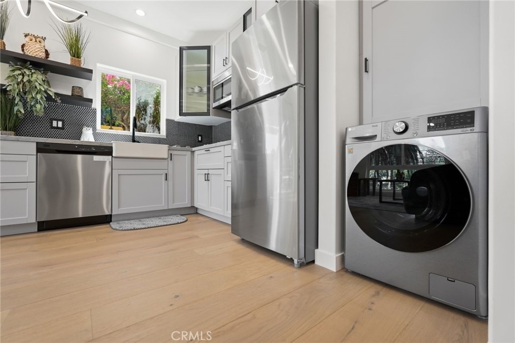 2258 Helios Drive - Photo 4