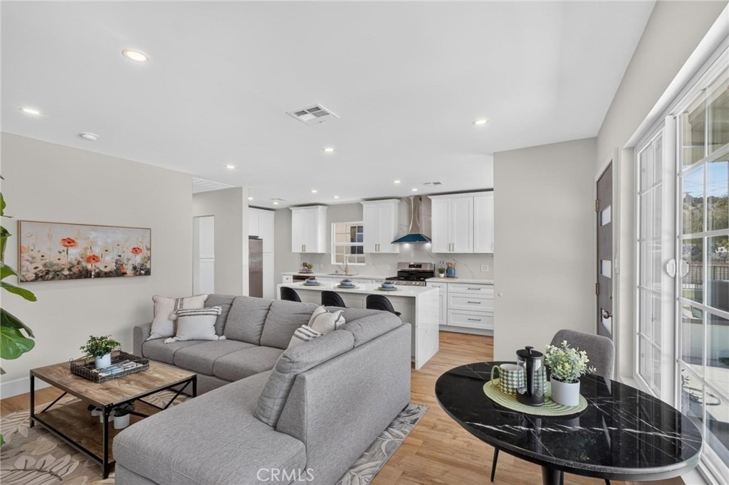 1223 W 23rd - Photo 6