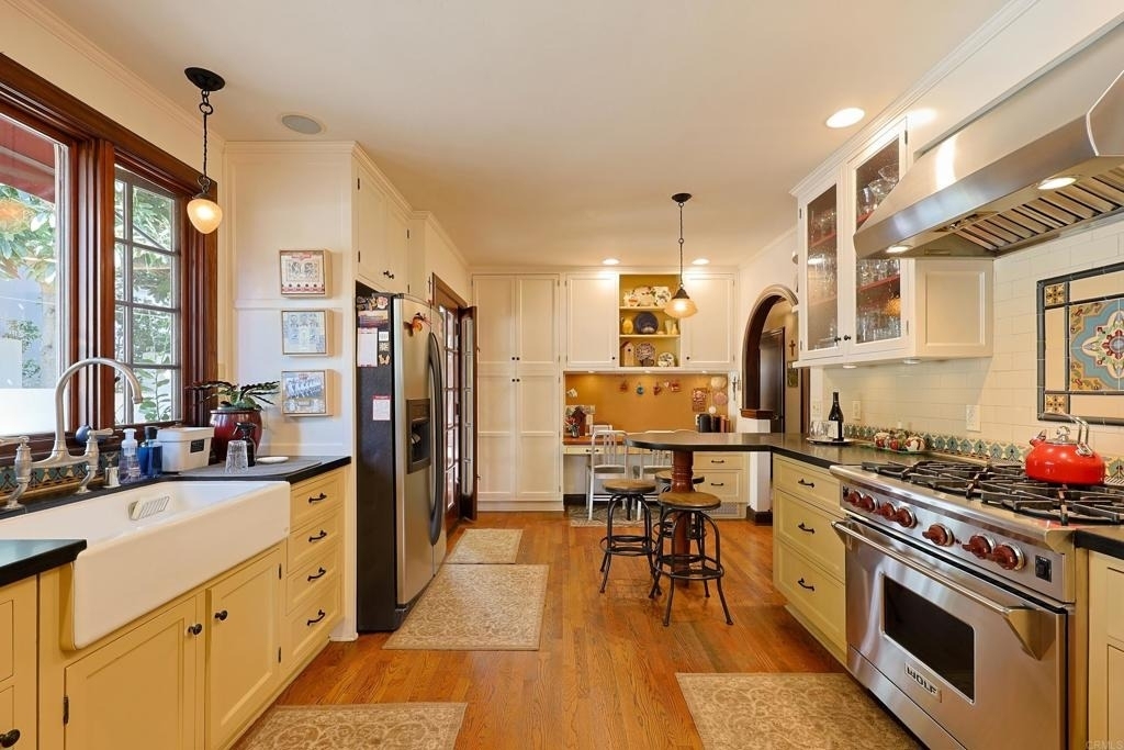 1027 Adella - Photo 8