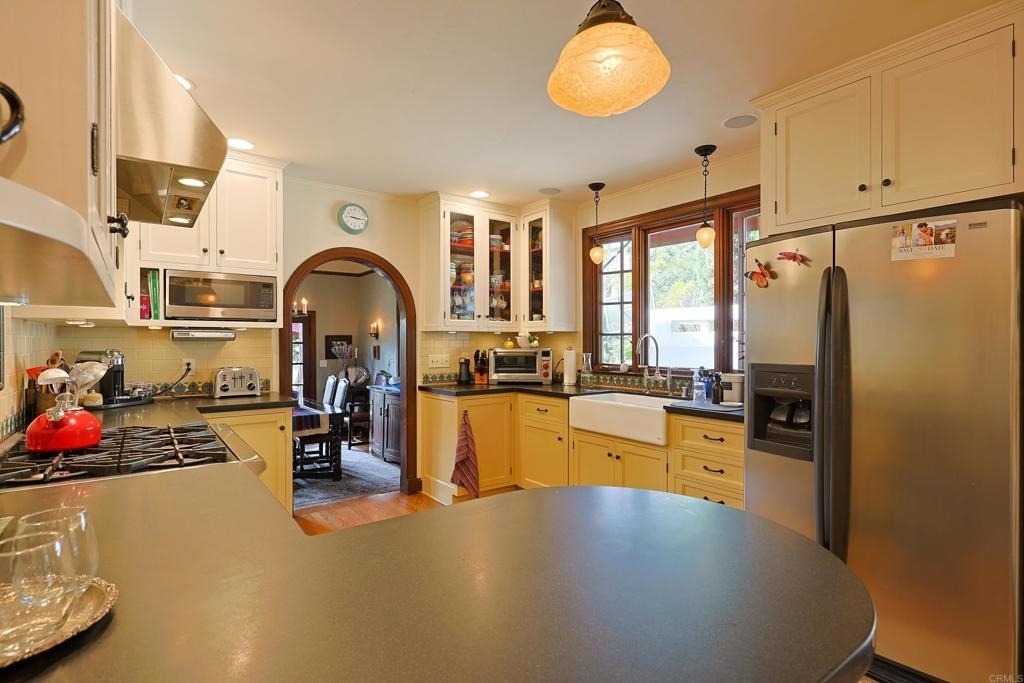 1027 Adella - Photo 12