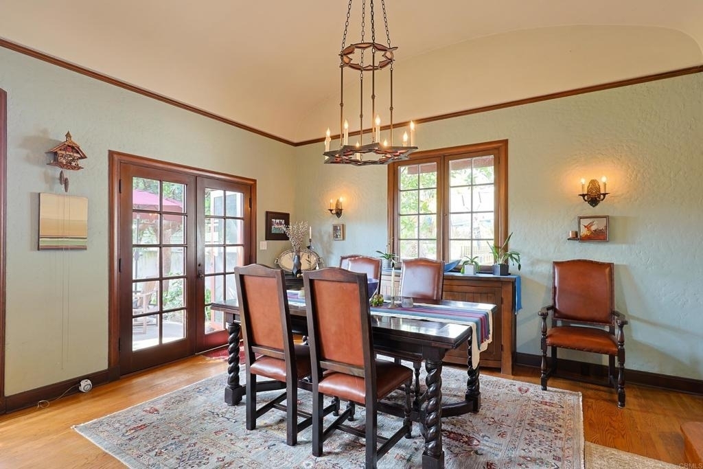 1027 Adella - Photo 6