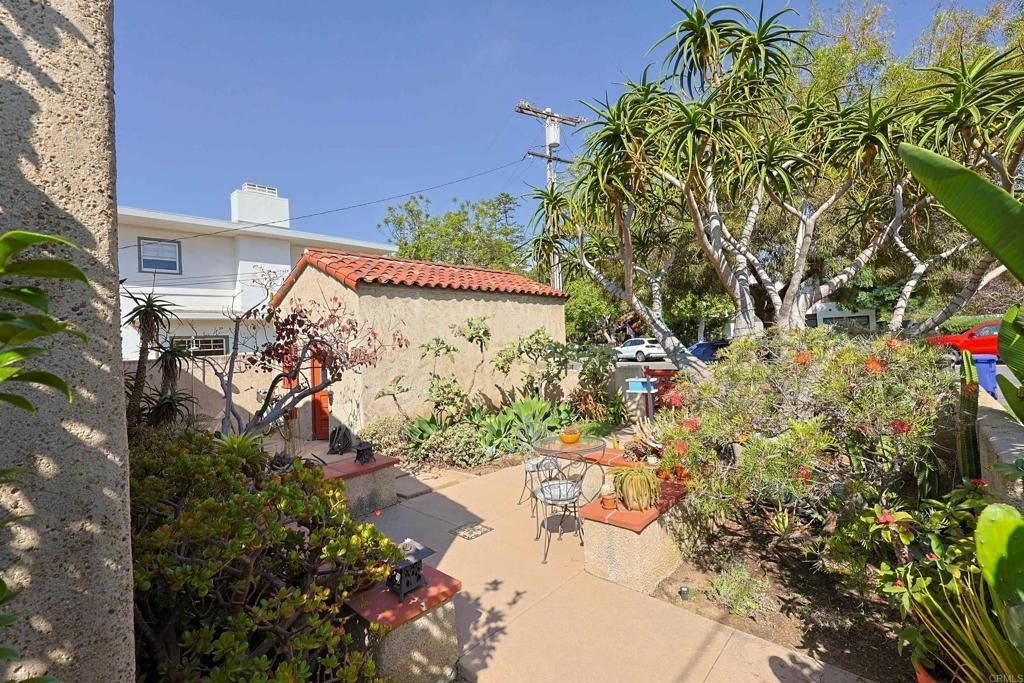 1027 Adella - Photo 50