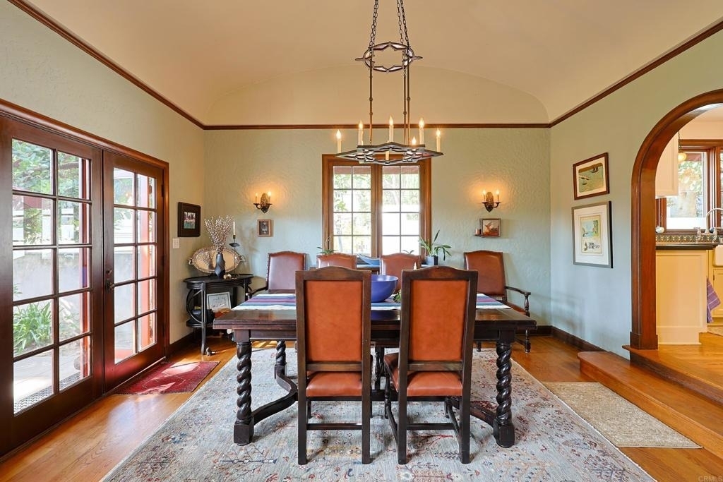 1027 Adella - Photo 5