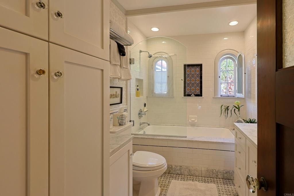 1027 Adella - Photo 21
