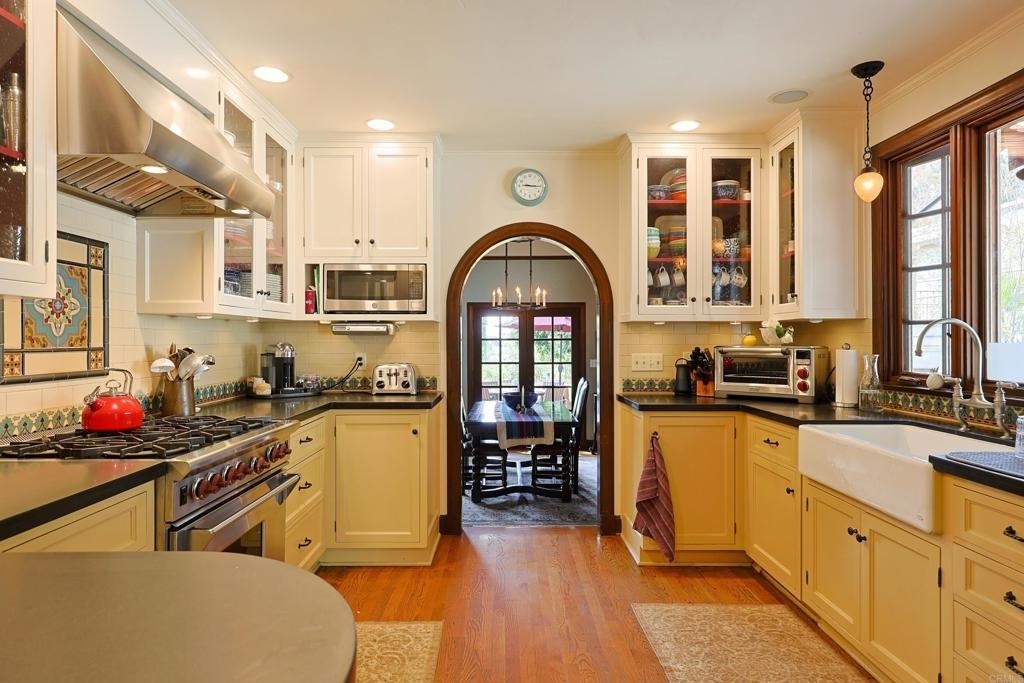 1027 Adella - Photo 11