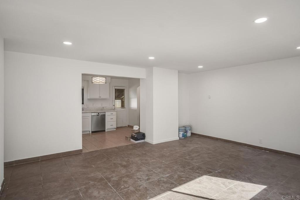 737 N Alda Drive - Photo 2
