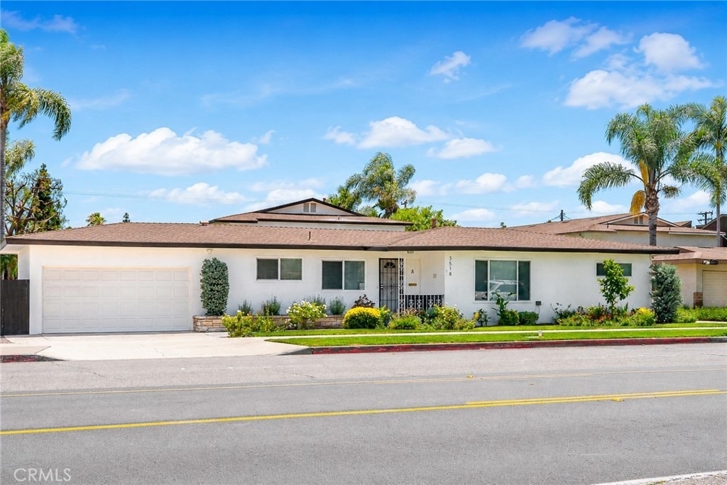 3518 W Orange Avenue - Photo 0