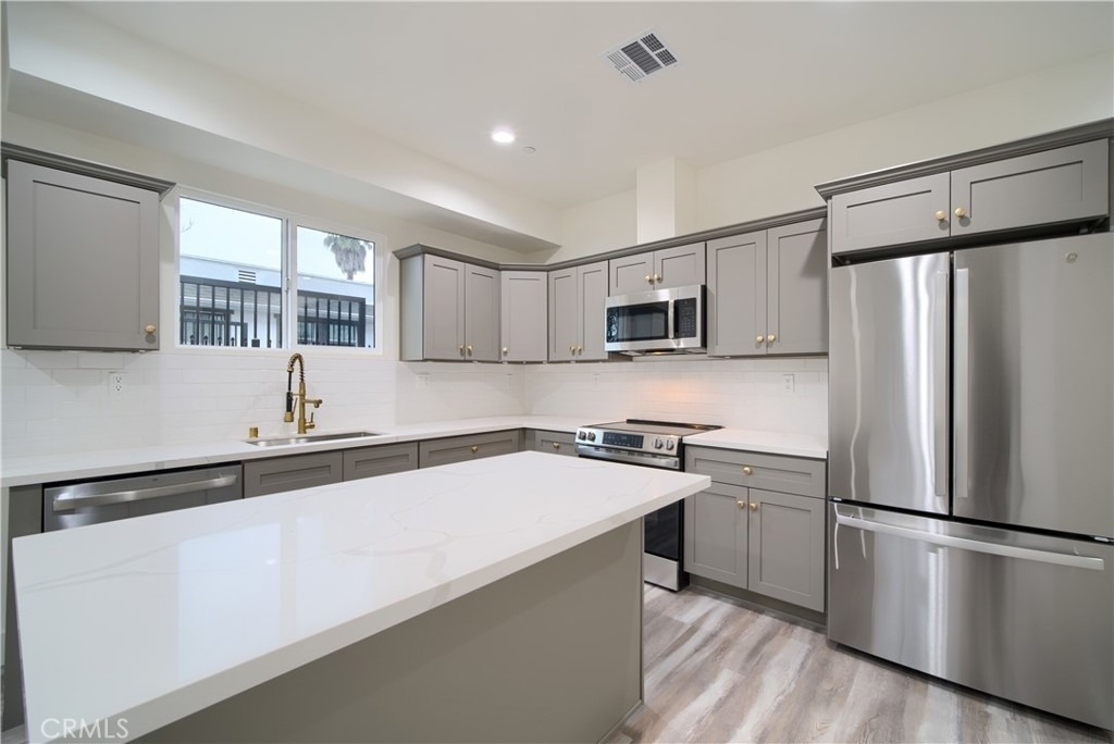 2011 S 8th Avenue - Photo 4