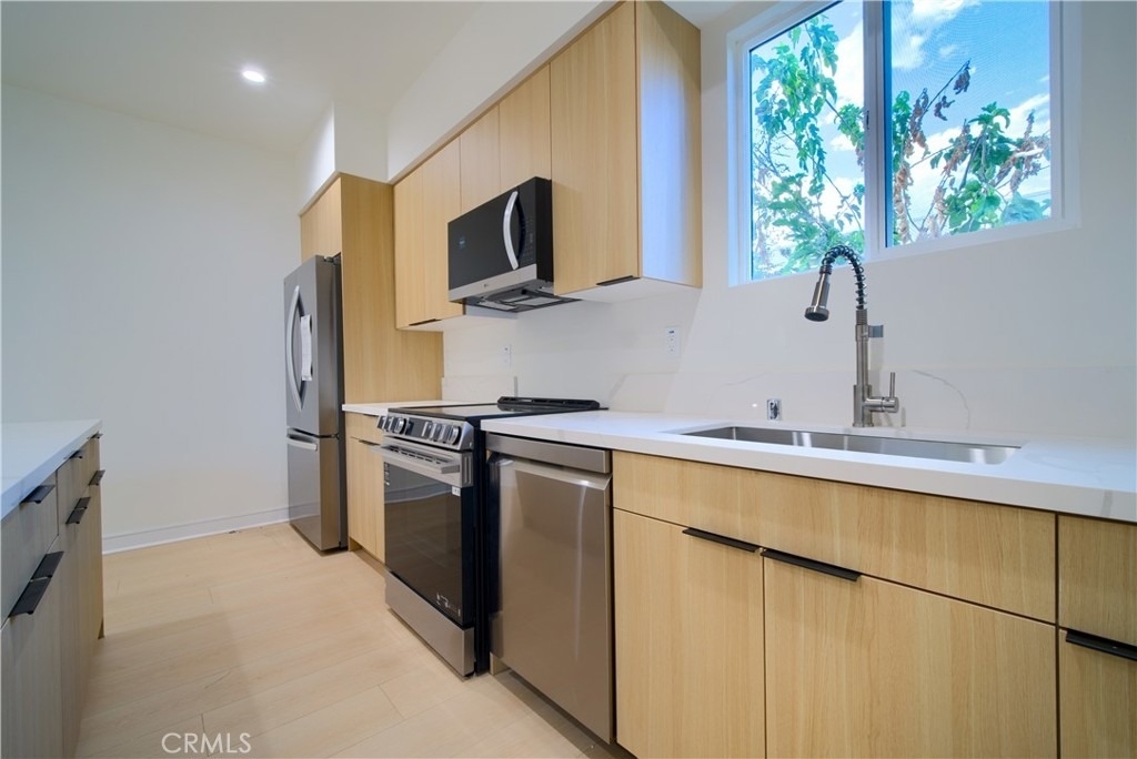257 S Avenue 54 - Photo 6