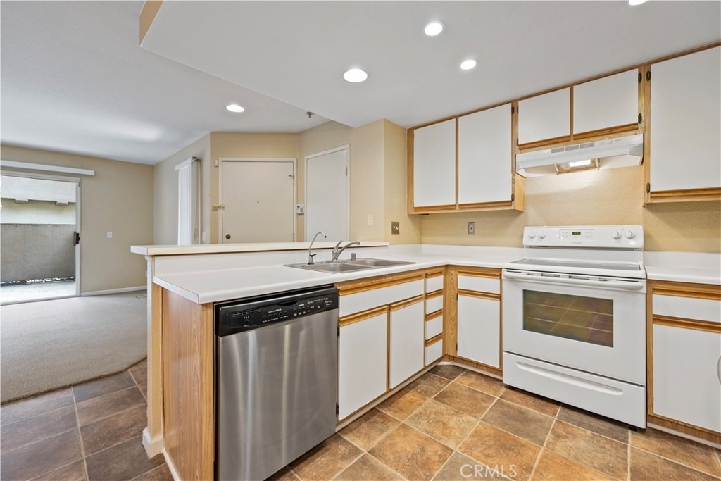 2800 Keller Drive - Photo 2