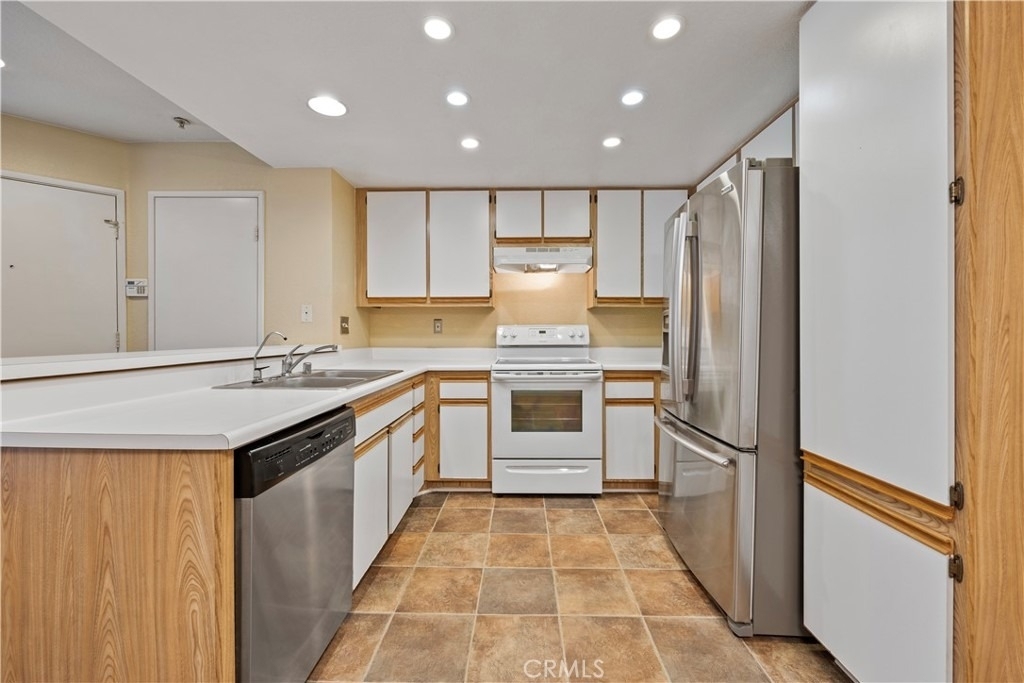 2800 Keller Drive - Photo 3