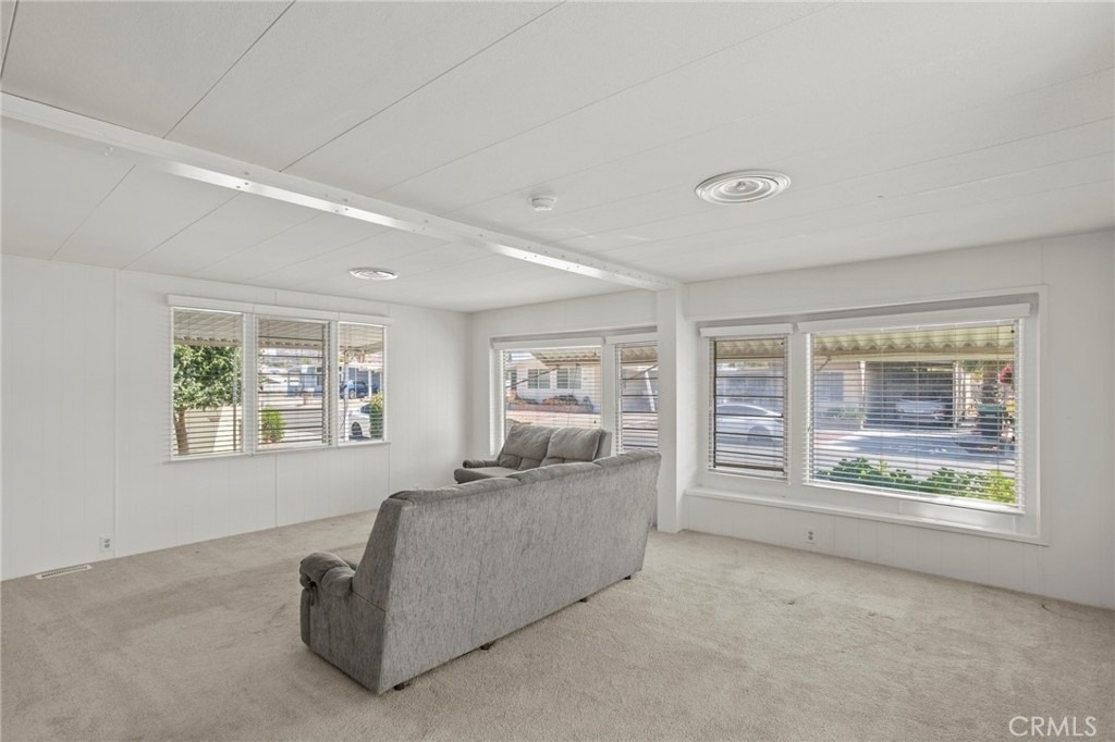 640 San Jose Drive - Photo 3